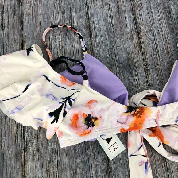 The Bikini Lab Watercolor Floral Ruffle Wrap Bikini Swim Top NWT size Medium - Picture 9 of 15